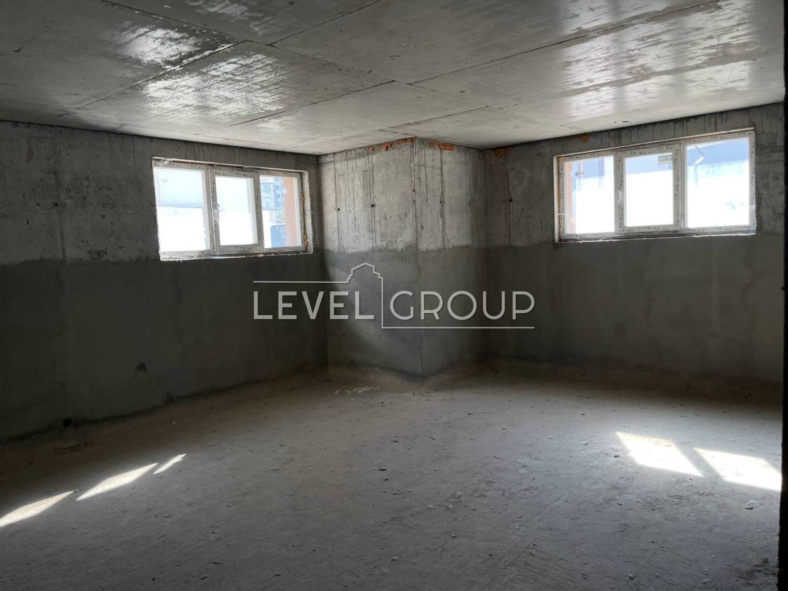 вул. Першотравнева, 23