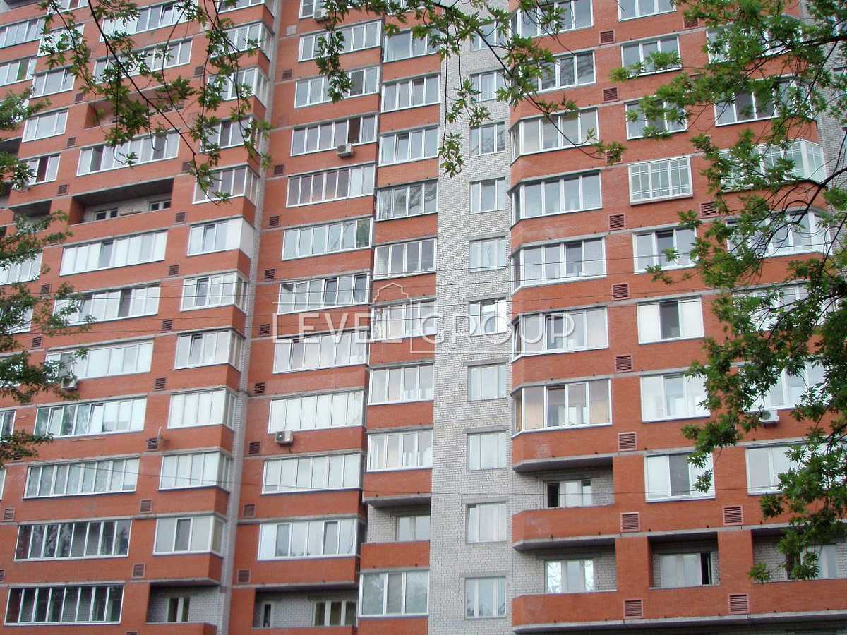 Волинська вул., 10