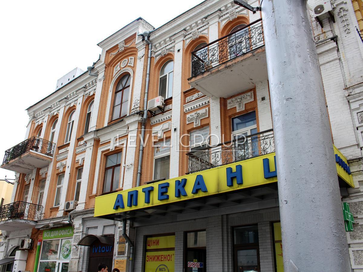 Шота Руставелі вул., 15
