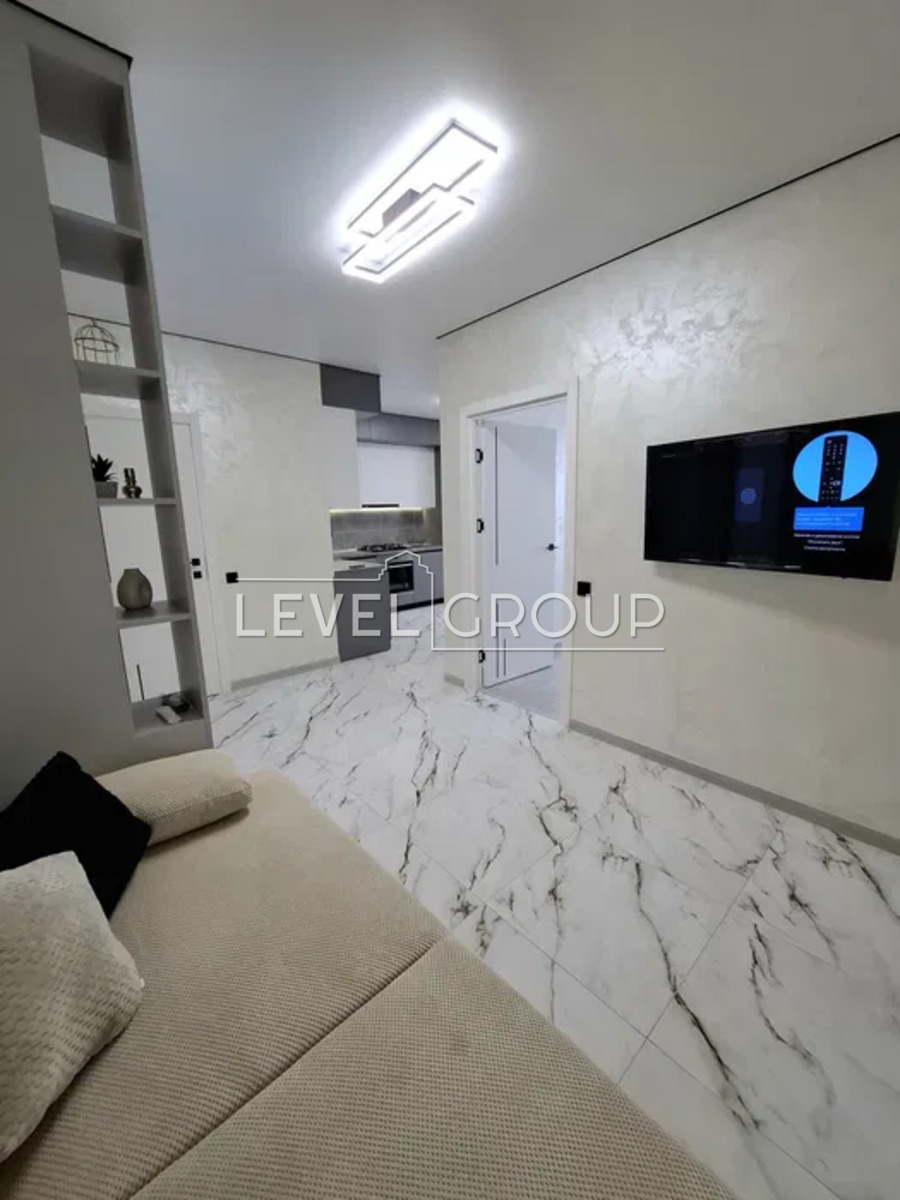 Святошинська, 56