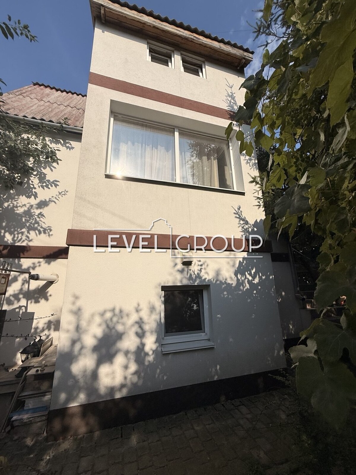 Ветеранська, 6