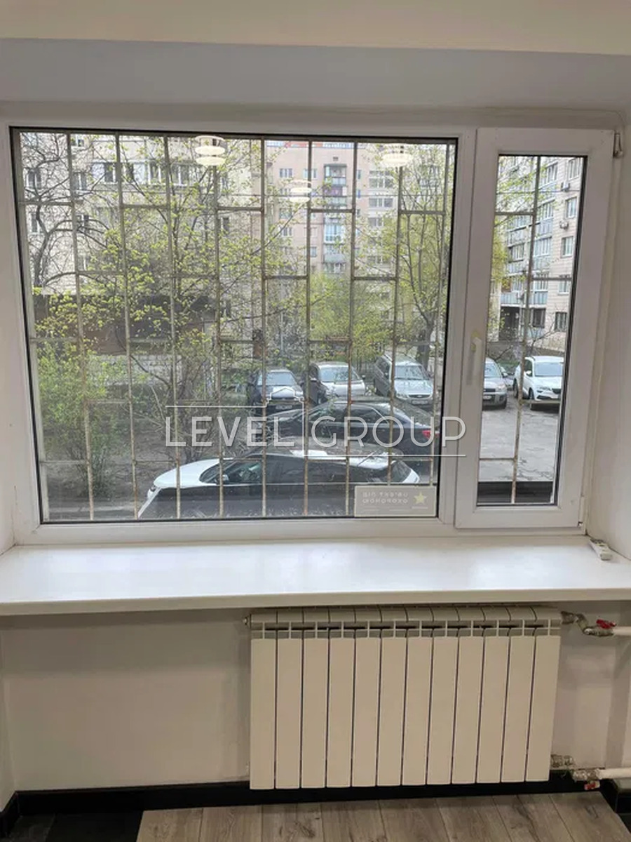 Василя Тютюнника вул. (Анрі Барбюса), 56