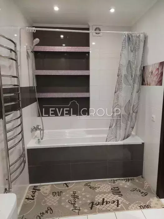 Дмитрівська вул., 75