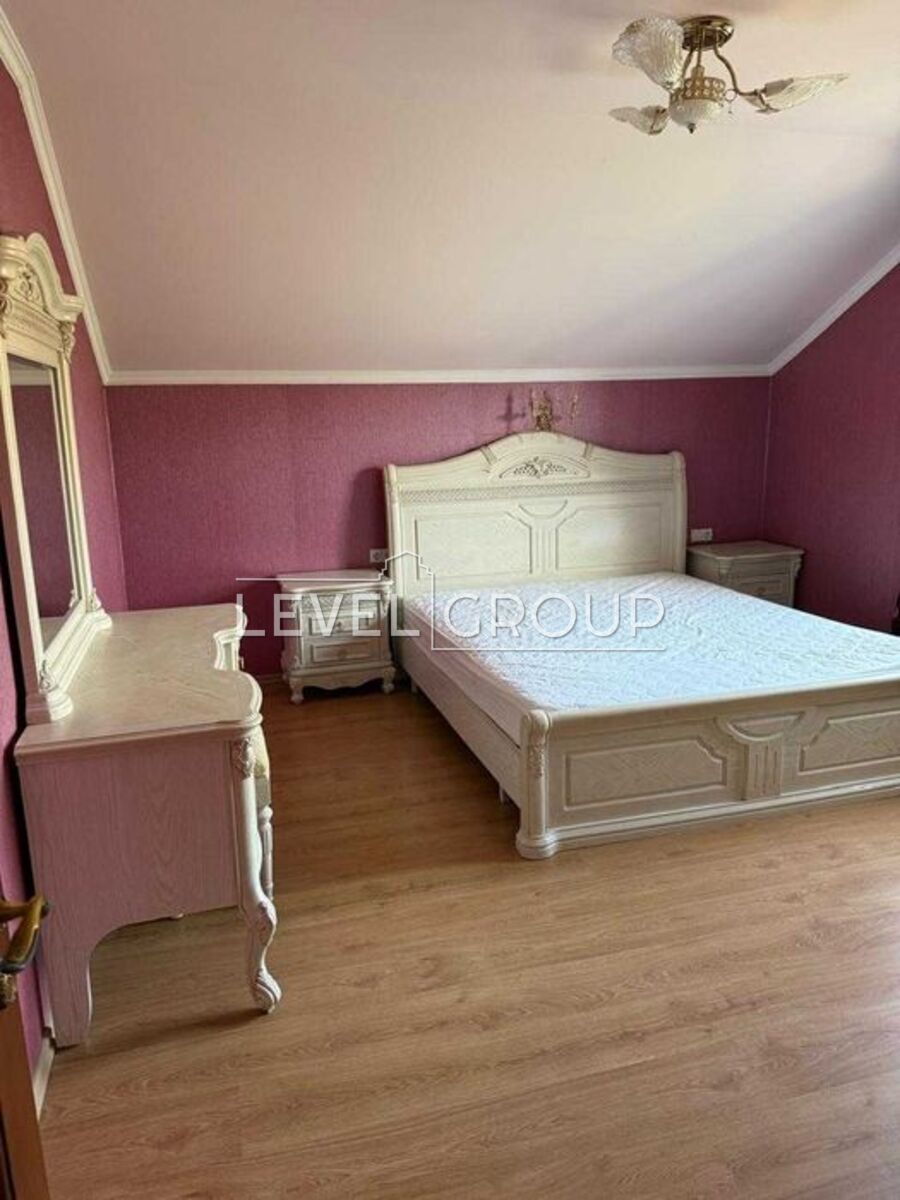 Центральна, 24