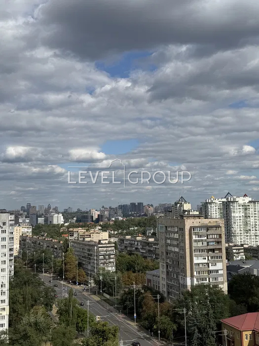 Митрополита Василя Липківського вул. (Урицького), 38