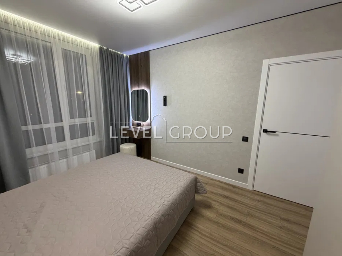 Oleksandra Olesia St., 27A