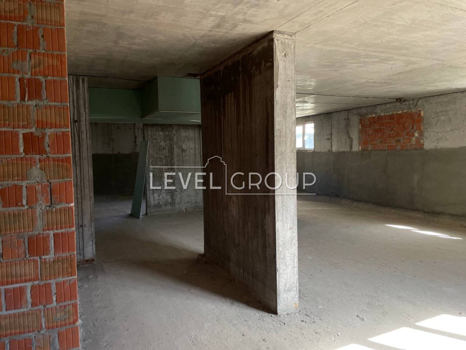 вул. Першотравнева, 23