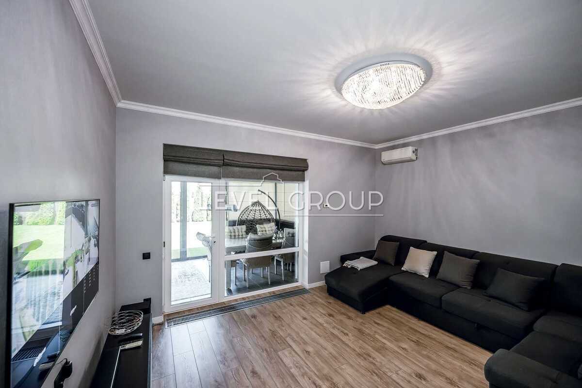 Lavandova, 25