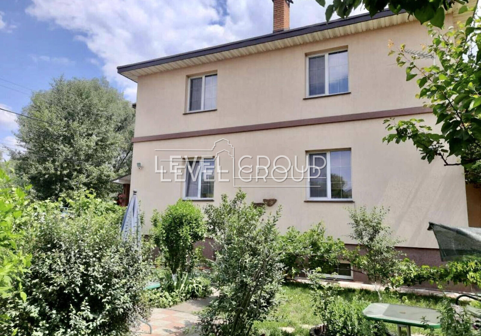 Zoryana St., 1