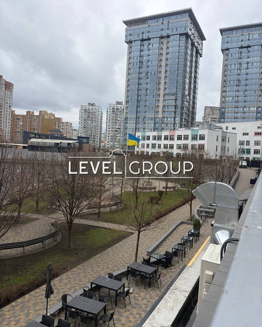 Дніпровська набережна, 14б