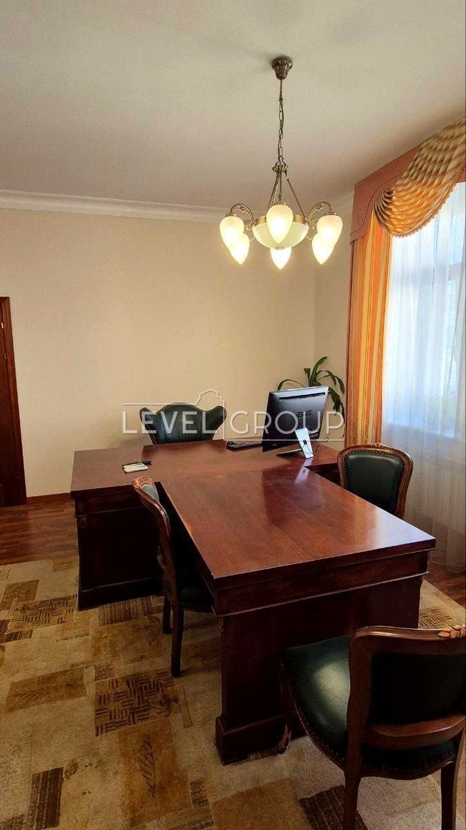 Академіка Богомольця вул., 7-14